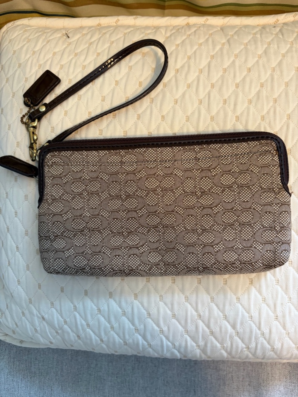 Coach micro c poppy wristlet - Picture 3 of 10